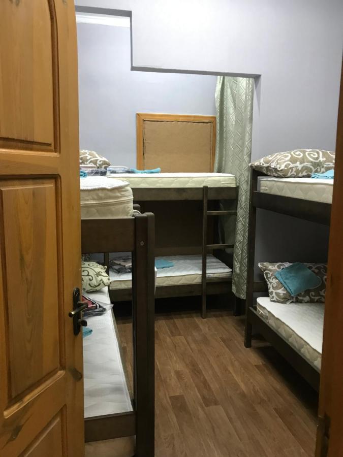 Ararat-Demeevskaya Hostel เคียฟ ภายนอก รูปภาพ