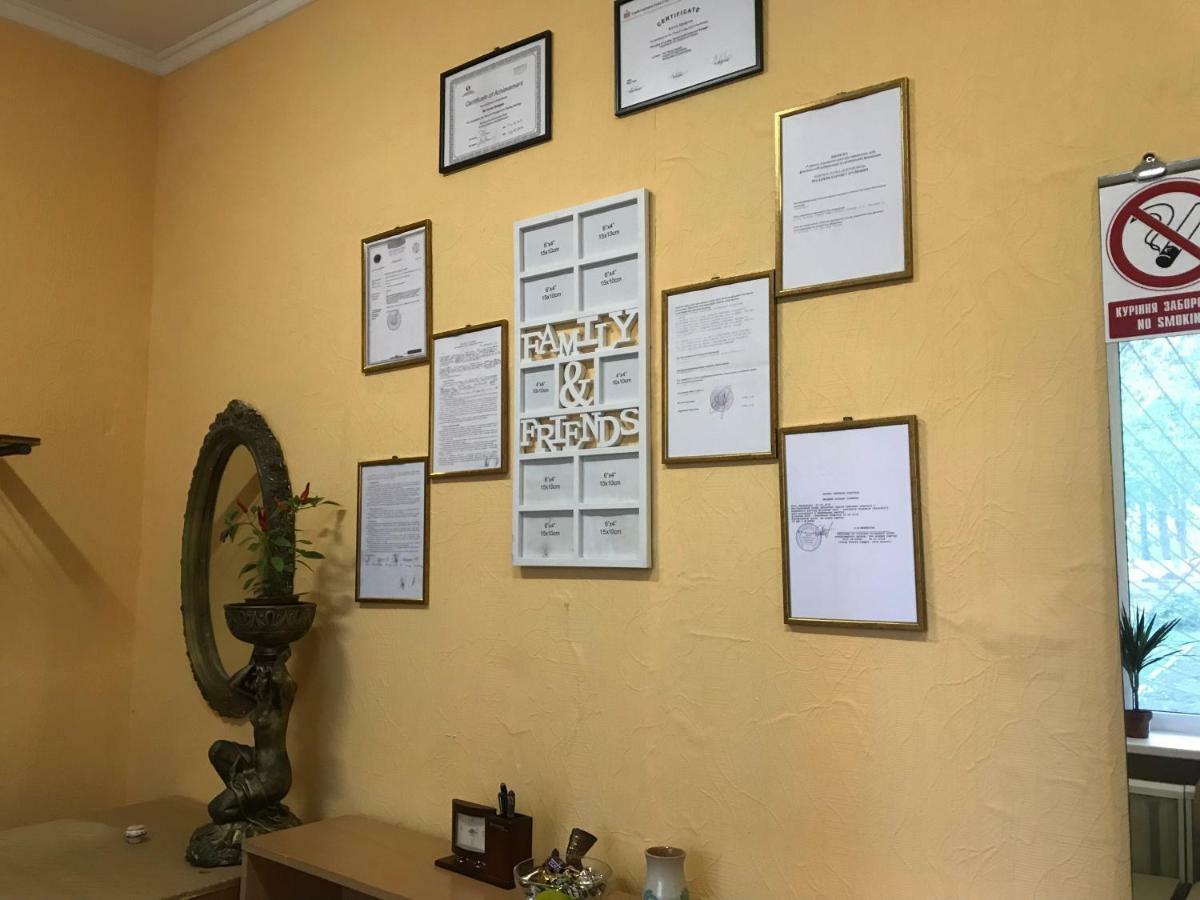 Ararat-Demeevskaya Hostel เคียฟ ภายนอก รูปภาพ